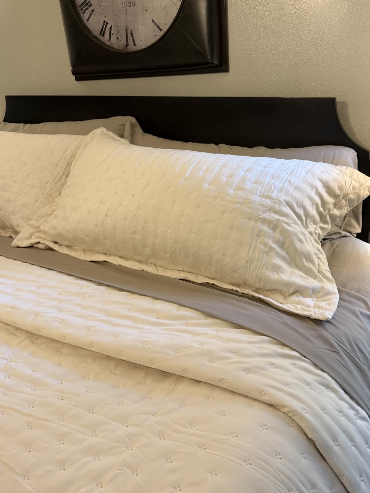 JOLLYVOGUE Standard Pillows Set for Sleeping, Cooling and Firm Pillows with Oeko-Tex Certified Down Alternative Filling for Side, Back, and Stomach Sleepers, Hotel Collection customer photo 2