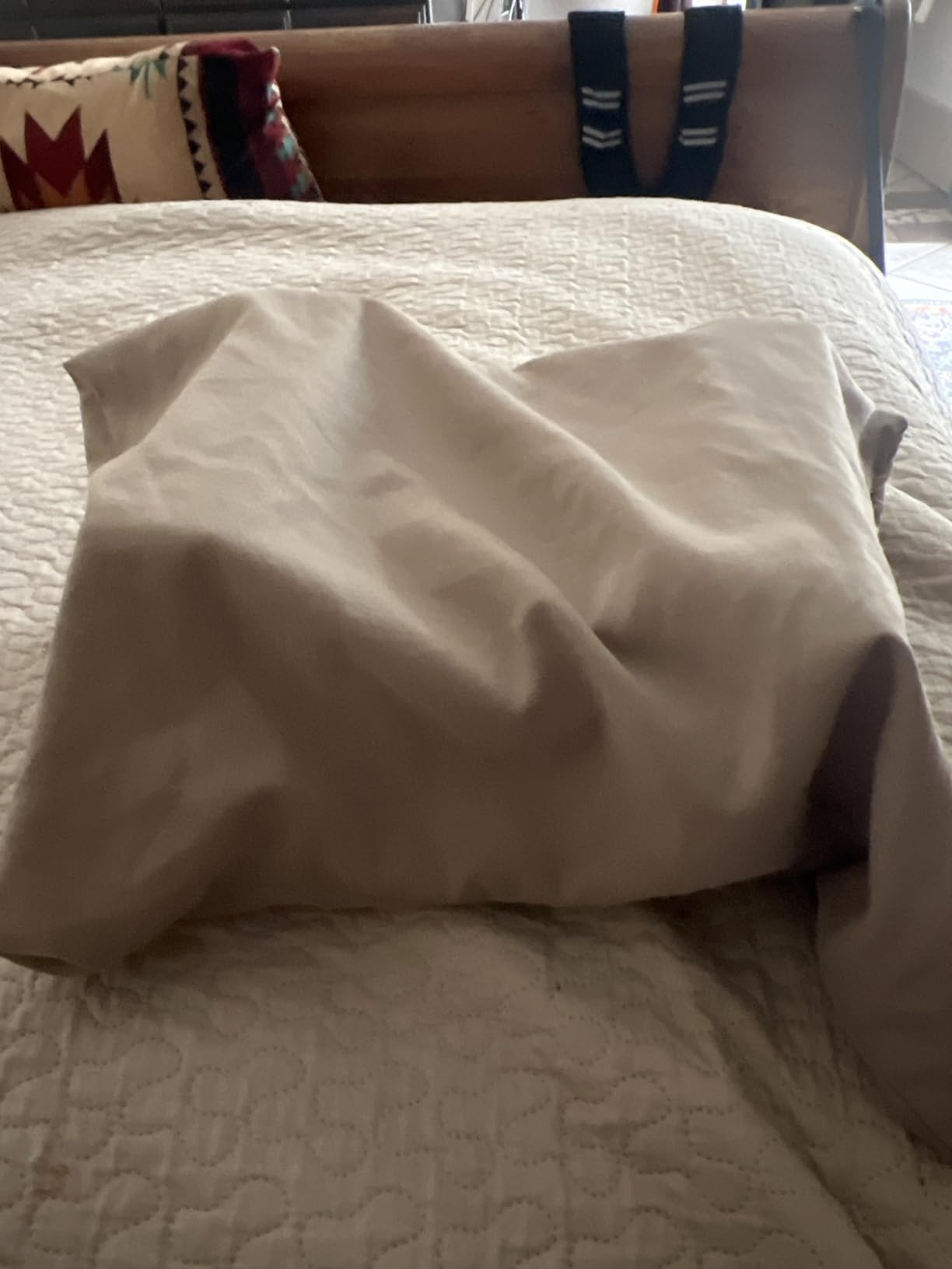 SweetSlubr Memory Foam Knee Pillow for Side Sleepers, Leg Pillow, White customer photo 1