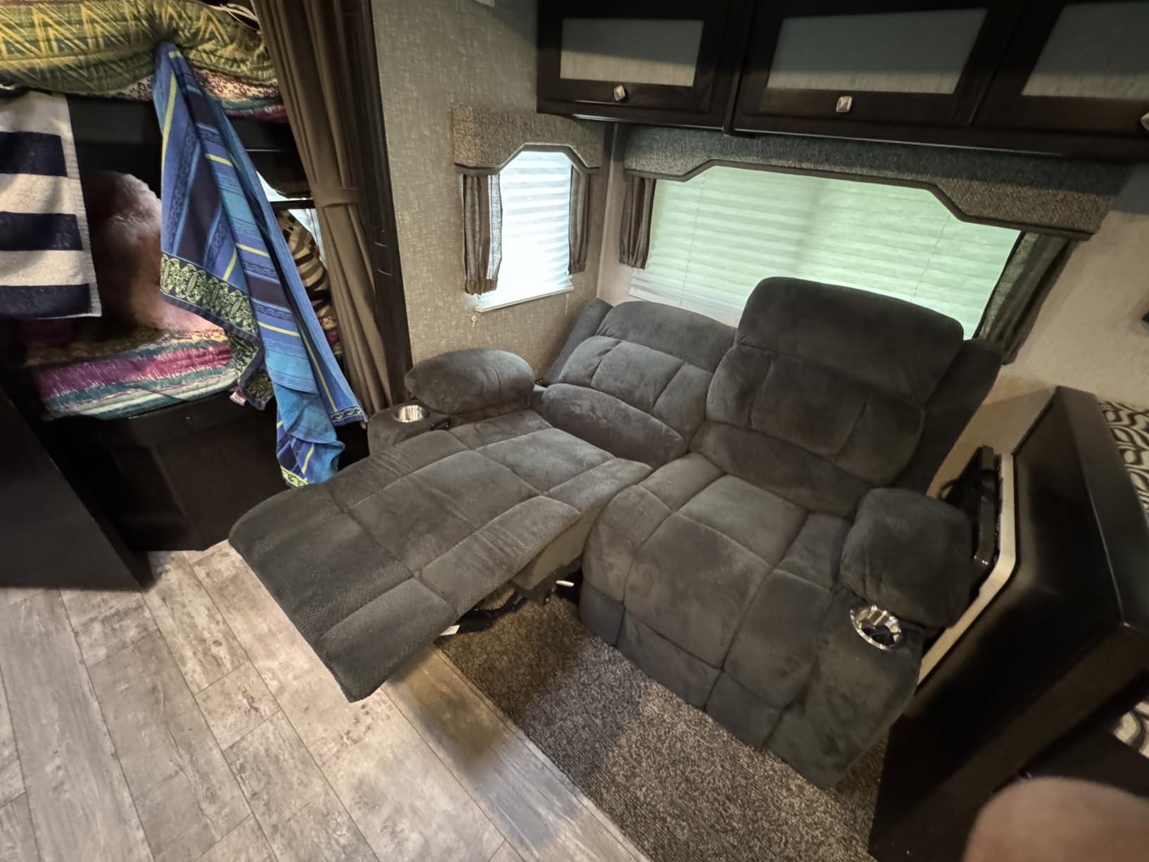 RV Loveseat Recliner Sofa, Wall Hugger Reclining Loveseat RV Couch with USB Ports, Large Pockets, Cup Holders, 150° Adjustable RV Recliners Furniture for Travel Trailers & Home Theater Seating customer photo 2