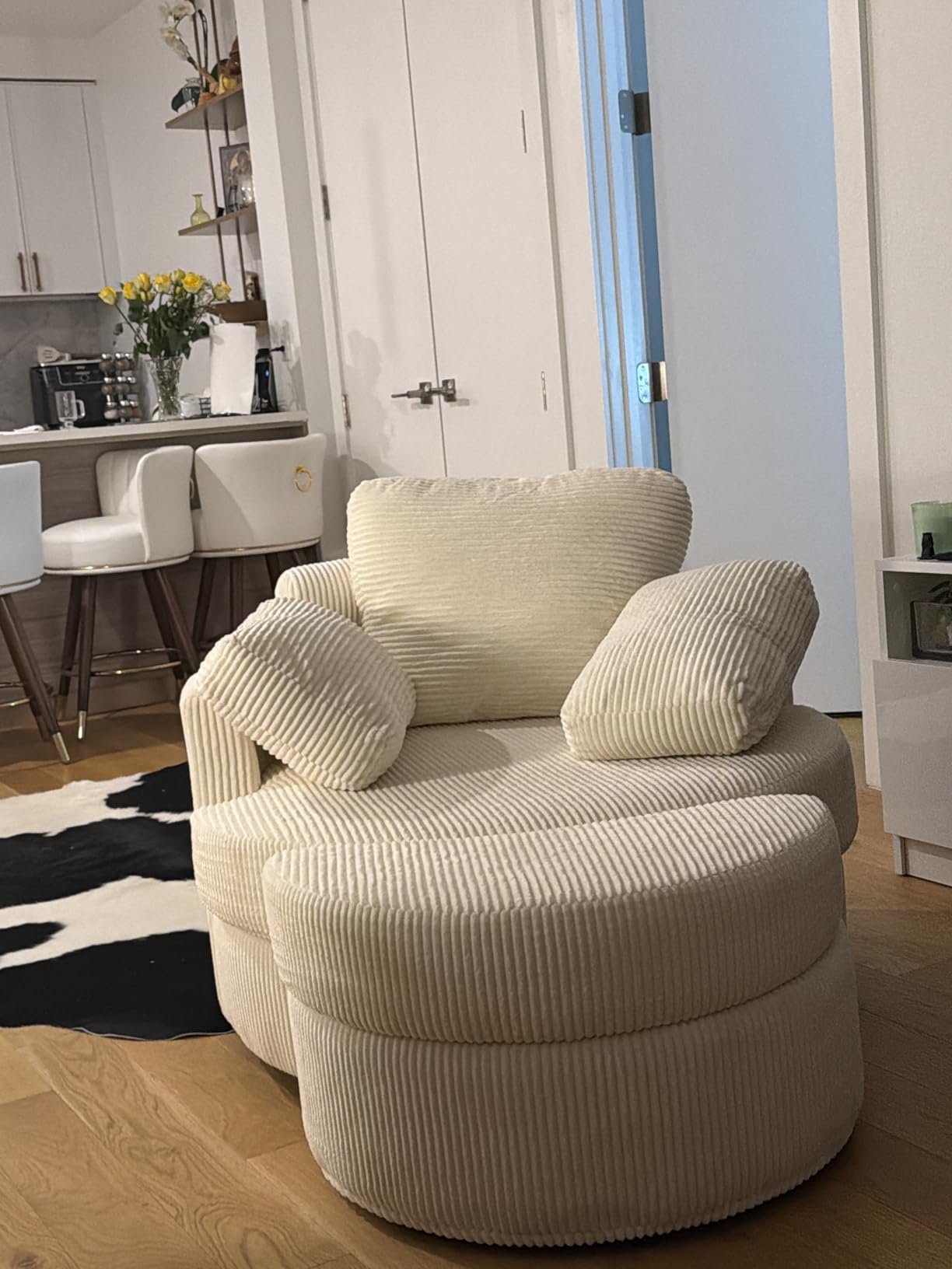 MEISSALIVVE Swivel Accent Chair with Half Moon Ottoman, Round Chairs with Drawer Storage for Living Room, 360° Barrel Chair with USB Charging Port (Teddy Fabric, Green) customer photo 1