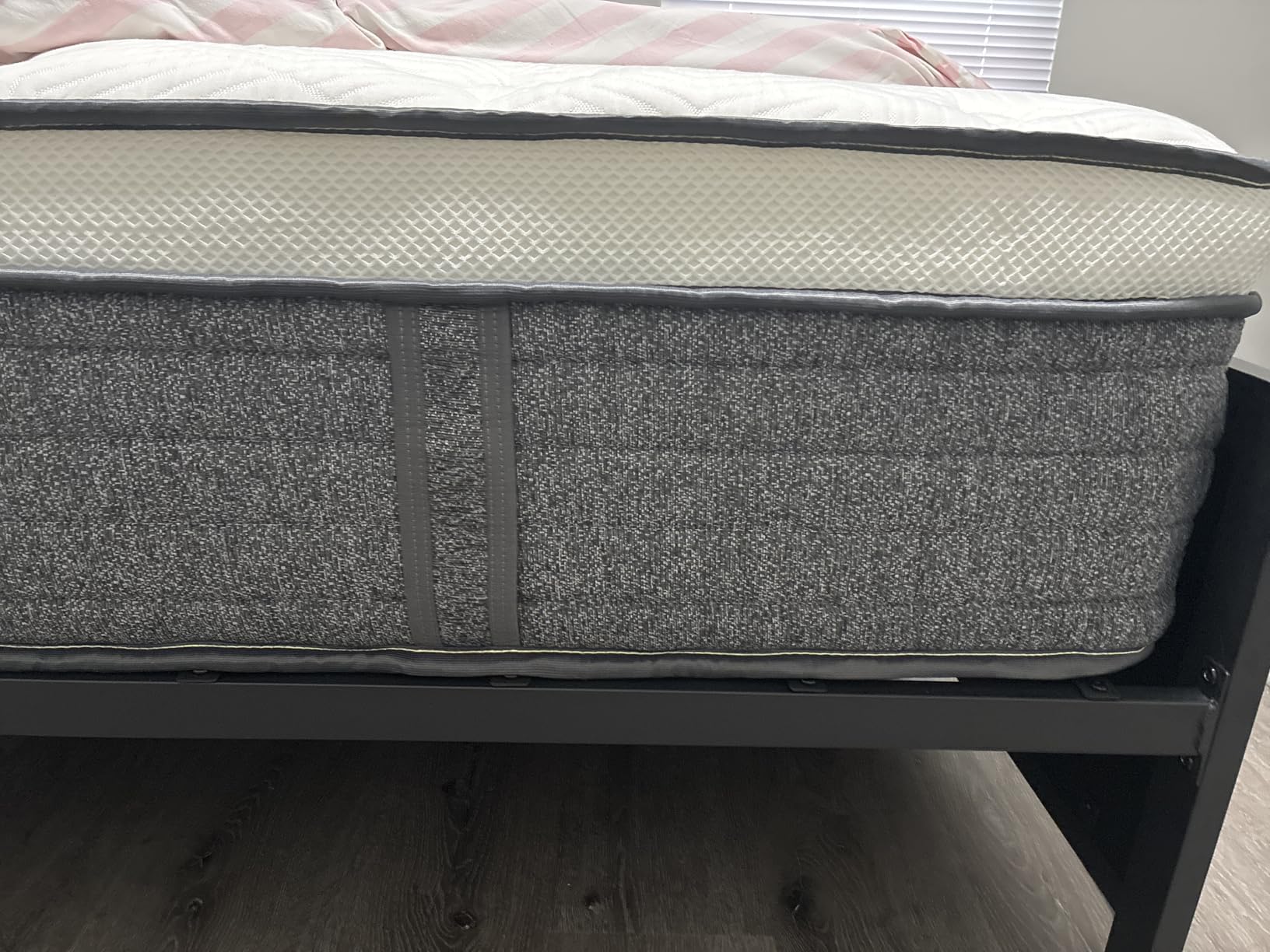 Queen Mattress, 12 Inch Queen Size Hybrid Mattresses in a Box customer photo 1