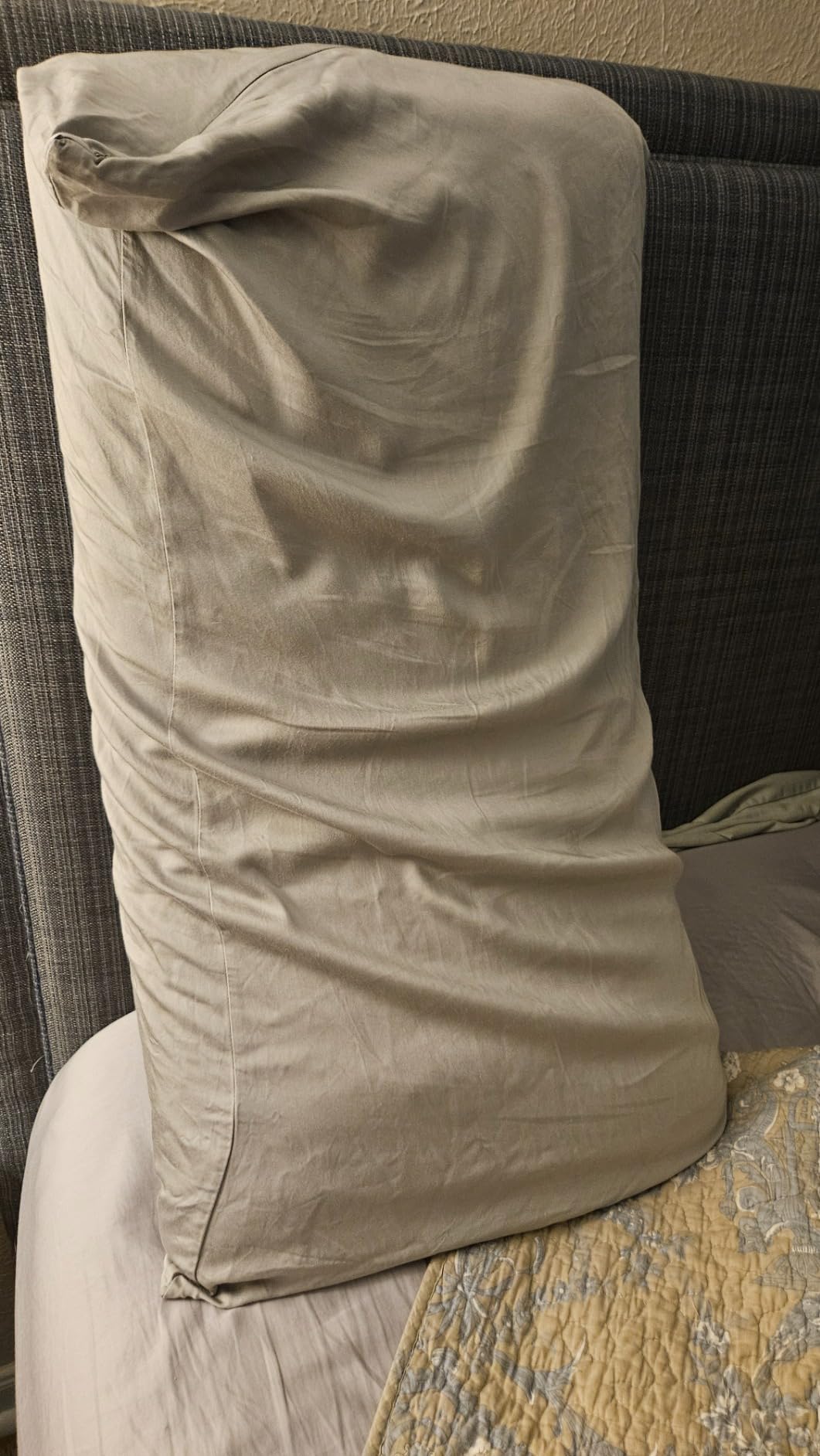 4 Pack Cooling Pillow Cases,Viscose Derived from Bamboo Pillow Protectors Standard Size Set of 4, 400 Thread Count Soft Silky Breathable Summer Pillow Cover with Zipper Hidden (4PCS, Standard,White) customer photo 2