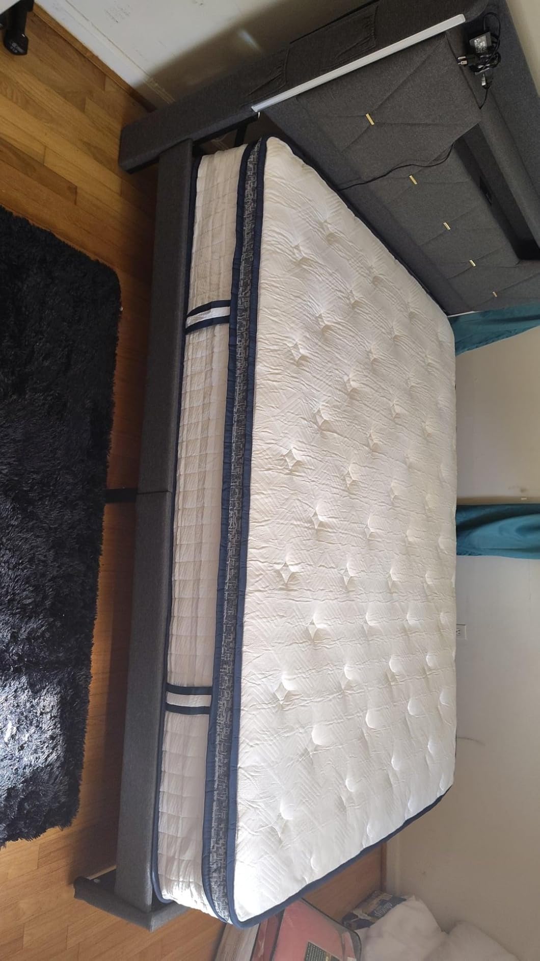 Queen Mattress, 12 Inch Hybrid Queen Size Mattresses in a Box, Memory Foam Individual Pocket Springs, Medium Firm Comfort, Motion Isolation for All Sleep Positions, CertiPUR-US Certified customer photo 2