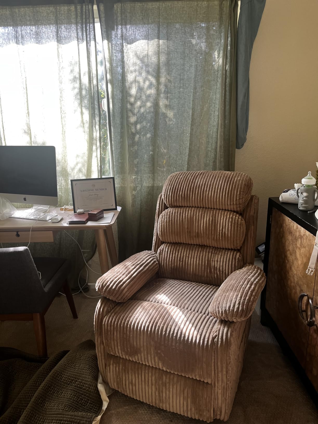 Adult 360° Rocking Recliner Chair,Nursery Rocker Reclining Chair with Side Pocket, a Comfy upholstered Single Sofa Armchair. Suitable for Living Room, Bedroom Nursing use, Velvet Fabric in Beige customer photo 2