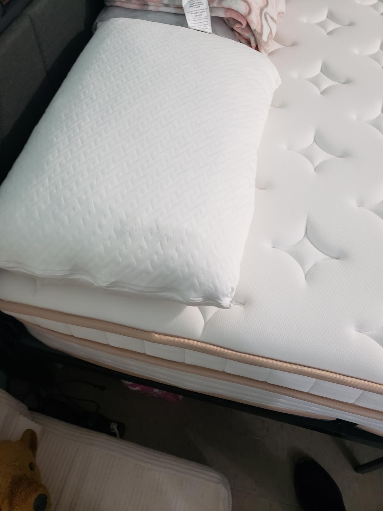 Utopia Bedding Shredded Memory Foam Pillow, Cooling Pillow, Queen, 1 Pack customer photo 2