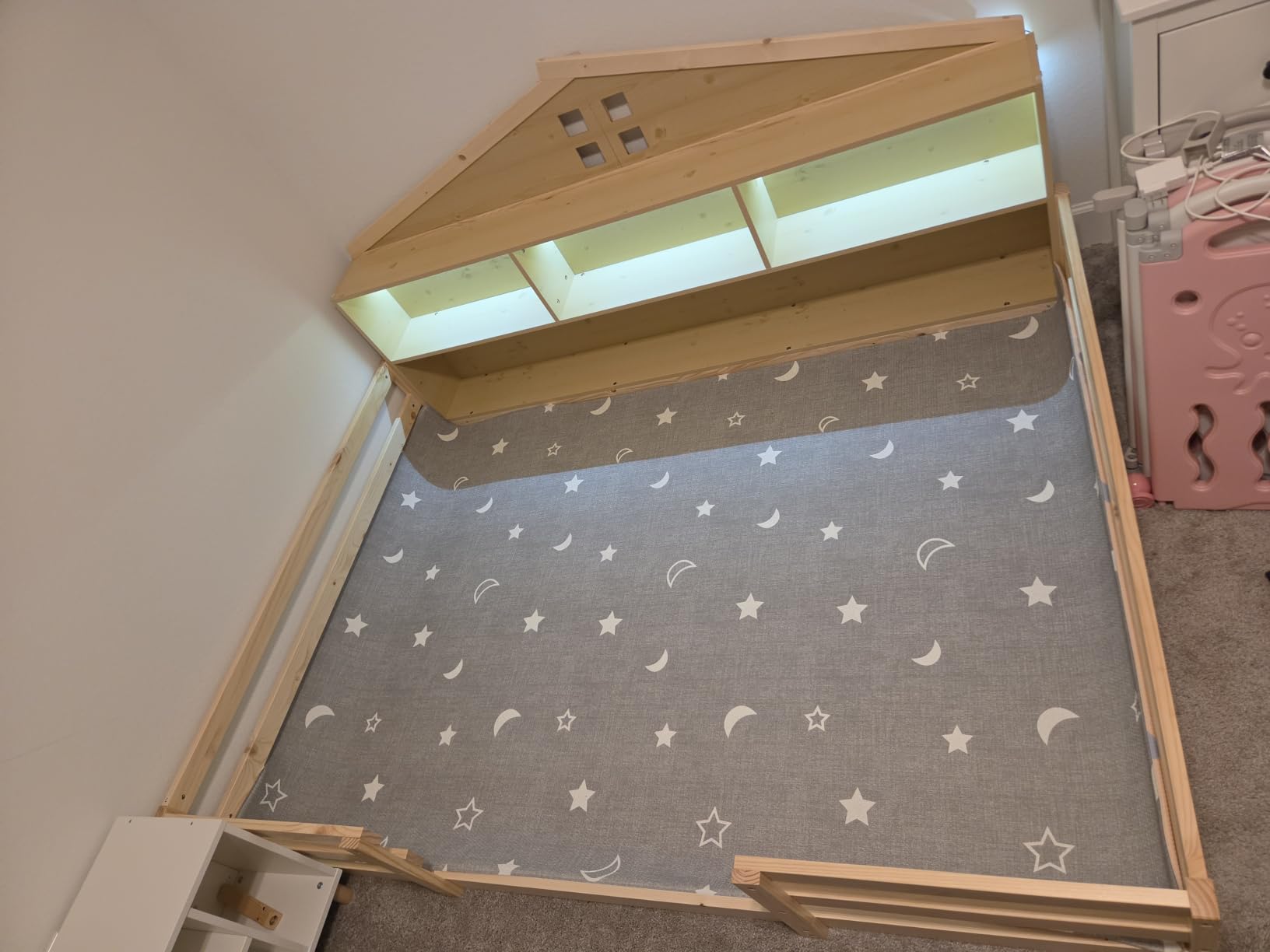 GIANTEX Full Size Floor Bed for Kids, Wooden Montessori Bed Frame with Bookcase, Storage Shelves & Safety Fence Rails, Floor Beds Full for Girls, Boys, No Box Spring Needed, Without Slats, Natural customer photo 1