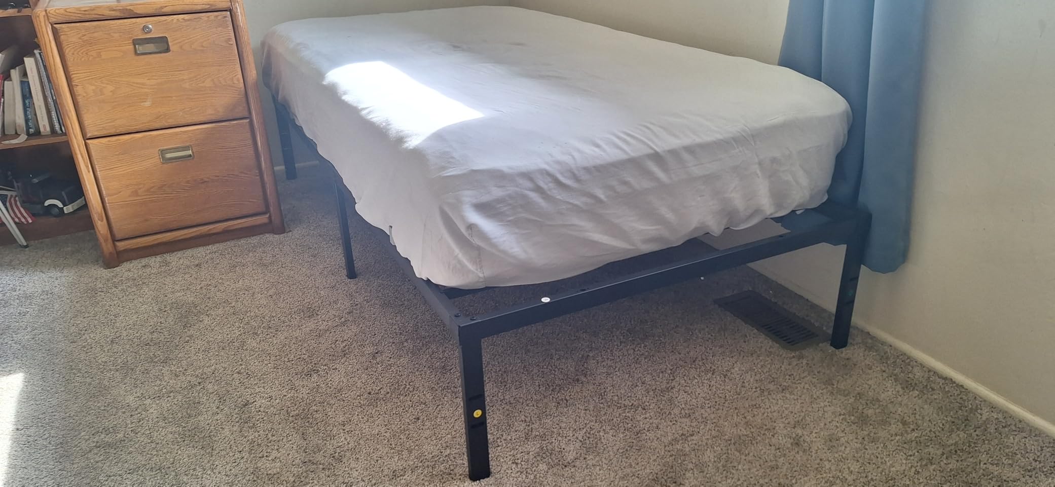 VASAGLE Full Metal Bed Frame, 14 Inches Tall, 1100 lb Weight Capacity customer photo 1