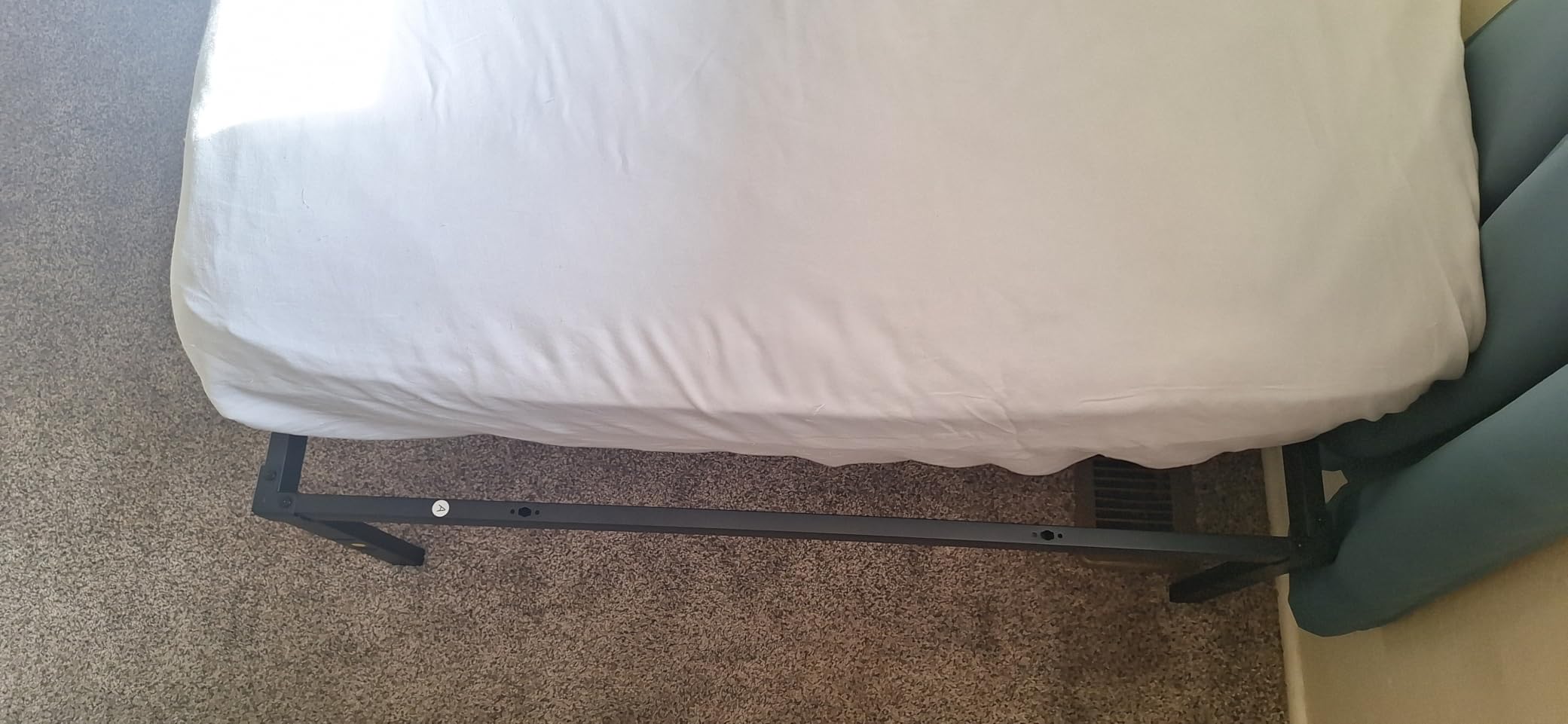 VASAGLE Twin Metal Bed Frame, 14 Inches Tall, 550 lb Weight Capacity customer photo 1