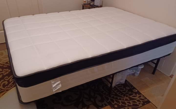 LETMOON 12 Inch California King Mattress, Hybrid Pocket Spring Medium customer photo 1