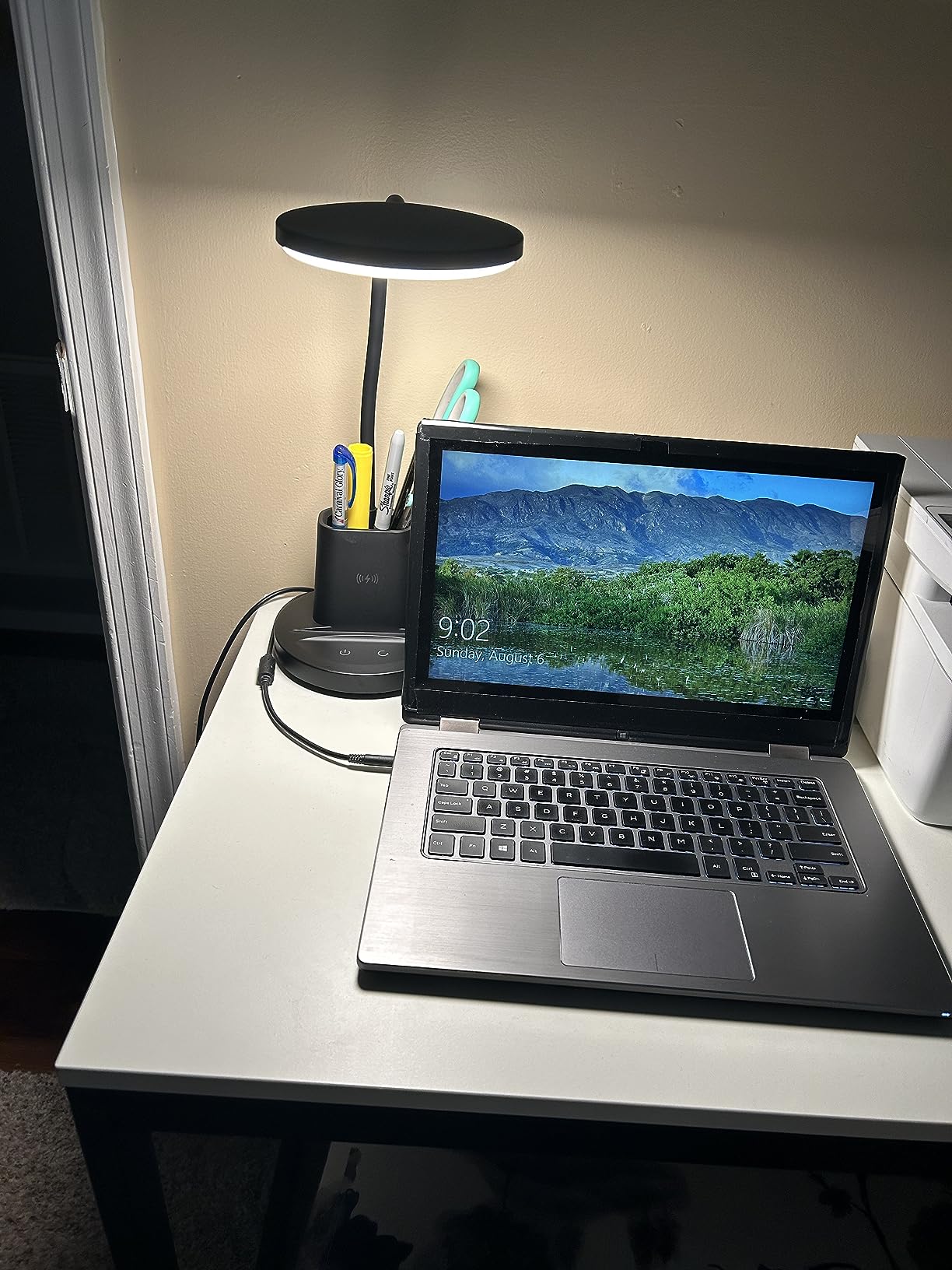 Wireless Charging Desk Lamp for Home Office, 800LM, CRI95+, Black customer photo 1