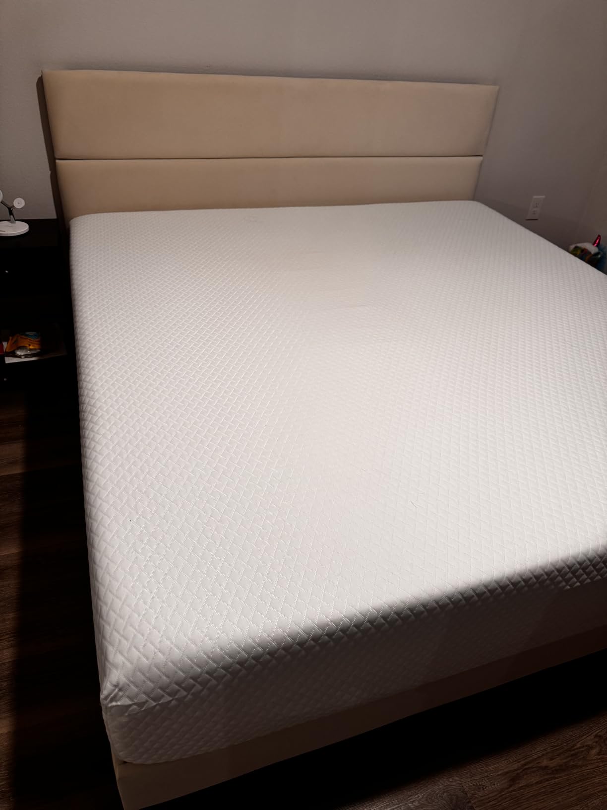 EGOHOME 14 Inch King Mattress, Memory Foam Mattress in a Box with Cooling Green Tea Gel, Relieve Pressure with Medium Firm Support, CertiPUR-US Certified, 80''L x 76''W, White customer photo 1