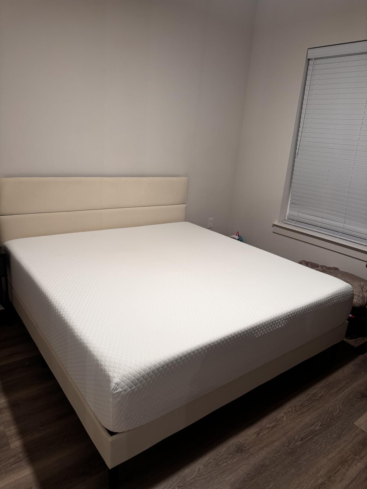 EGOHOME 14 Inch King Mattress, Memory Foam Mattress in a Box with Cooling Green Tea Gel, Relieve Pressure with Medium Firm Support, CertiPUR-US Certified, 80''L x 76''W, White customer photo 2