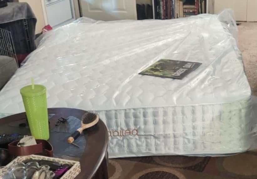 Queen Mattress, 14 Inch Medium Firm Hybrid Queen Mattress Cooling Gel Memory Foam Individually Wrapped Pocket Coils, Excellent Edge Support, Zone Support for Back Neck Pain Relief, Fiberglass-Free customer photo 1