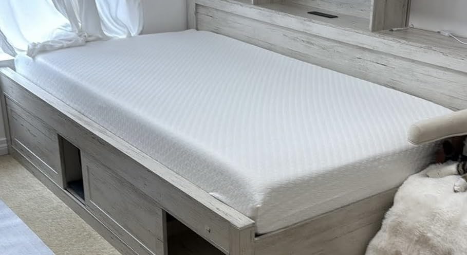GAESTE Queen 8 Inch Cooling Gel Memory Foam Mattress, Medium Feel | Pressure Relief & Ergonomic Support, Cool Sleep, Machine Washable Anti-Slip Cover, Fiberglass free, CertiPUR-US Certified customer photo 2