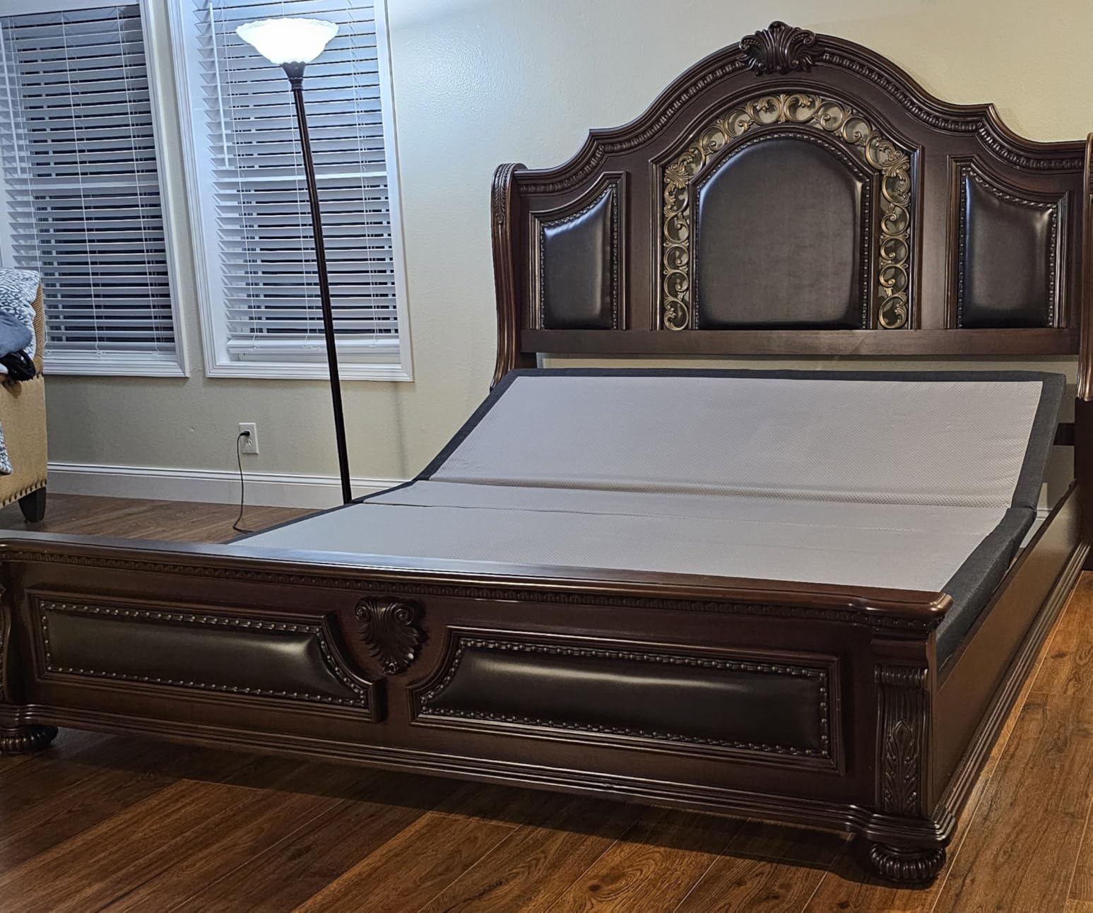 Nestl Queen Adjustable Bed Frame with Massage and Wireless Remote, Electric Base with Head and Foot Incline, Zero Gravity, USB Ports, Under Bed LED, No Box Spring Needed customer photo 1