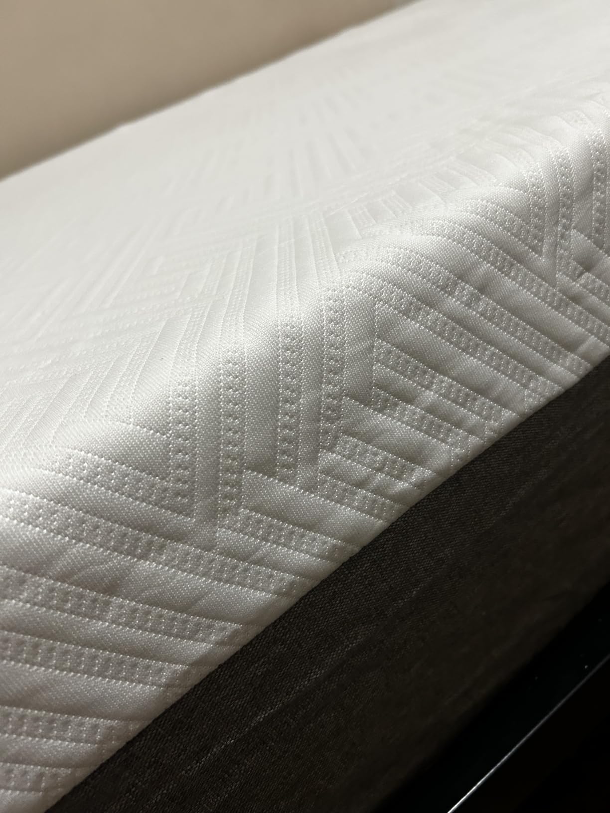 Novilla Bliss Green Tea Mattress Queen Size, 12 Inch Gel Memory Foam customer photo 2