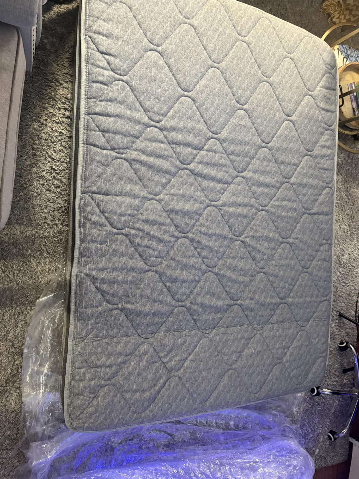 Avenco Queen Mattress, 10 Inch Queen Size Hybrid Mattress in a Box, Medium Firm Bed with Pocket Springs for Motion Isolation, Strong Edge Support, Breathable Comfort, CertiPUR-US Certified customer photo 2