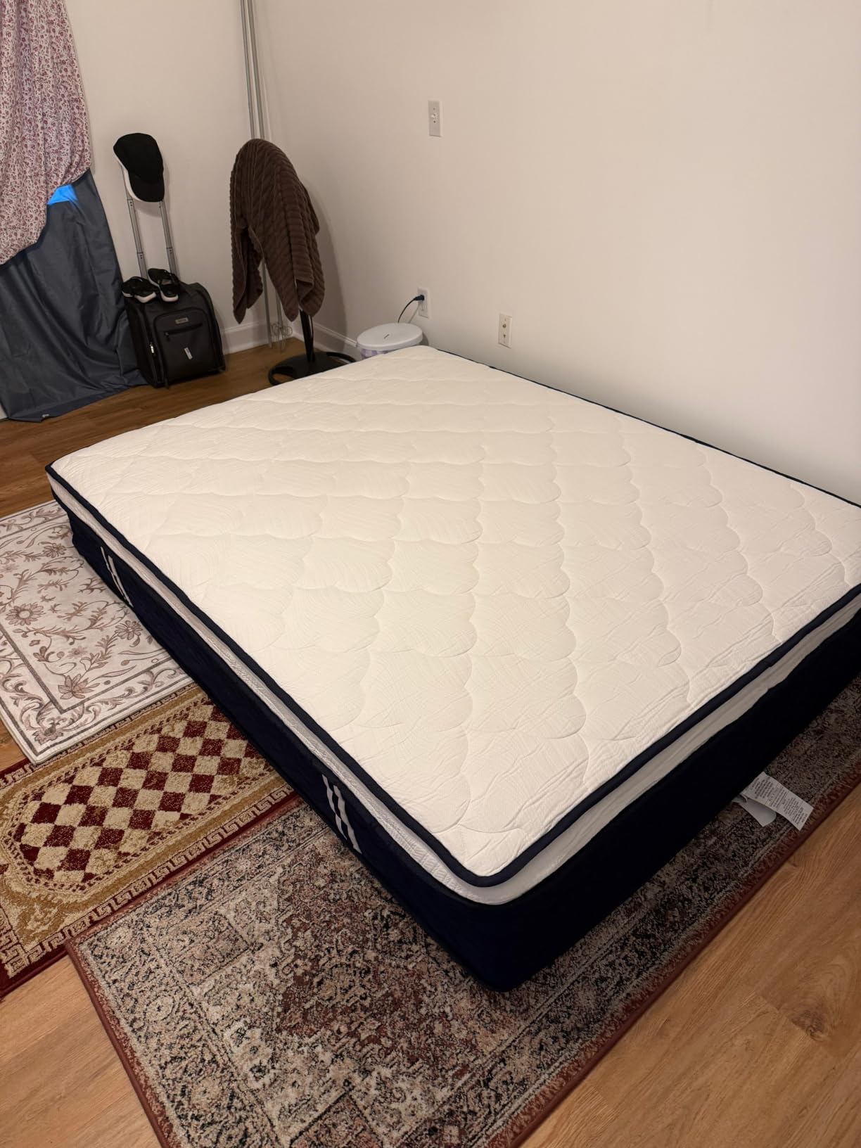 Queen Mattress 12 Inch Medium Firm, Luxury Hybrid Mattress in a Box for Deep Sleep & Lumbar Support, CertiPUR-US & Zero Fiberglass, 365-Night Trial customer photo 1