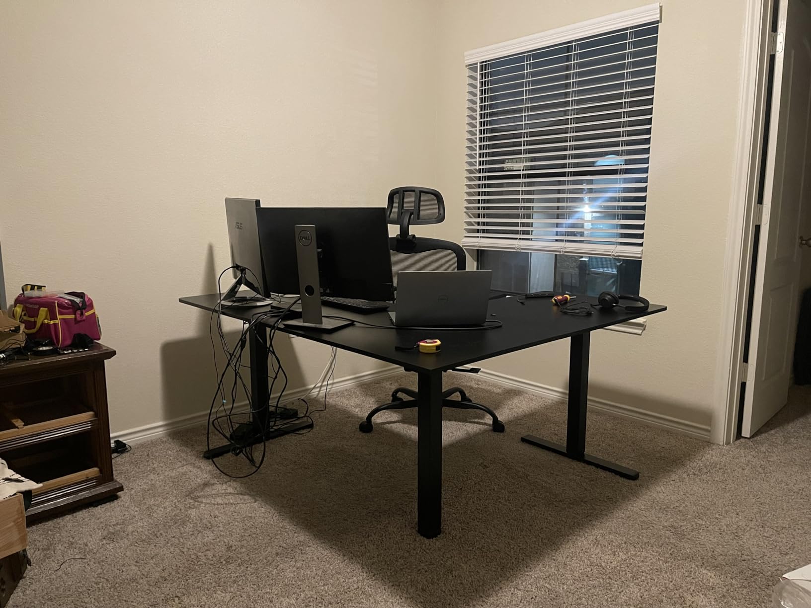 ErGear 63″ L Shaped Standing Desk Electric Adjustable Height, Light Vintage customer photo 2