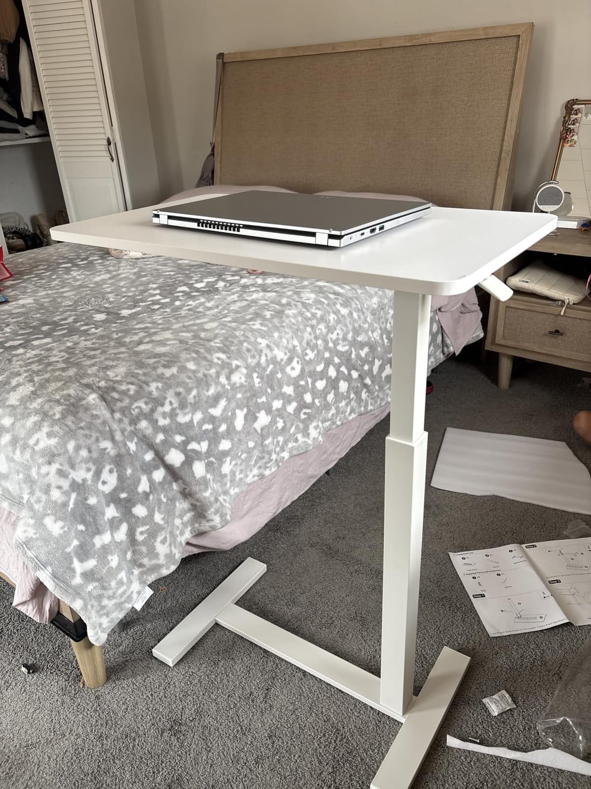 Sweetcrispy Overbed Table, Adjustable Rolling Desk, Mobile Standing Desk customer photo 1