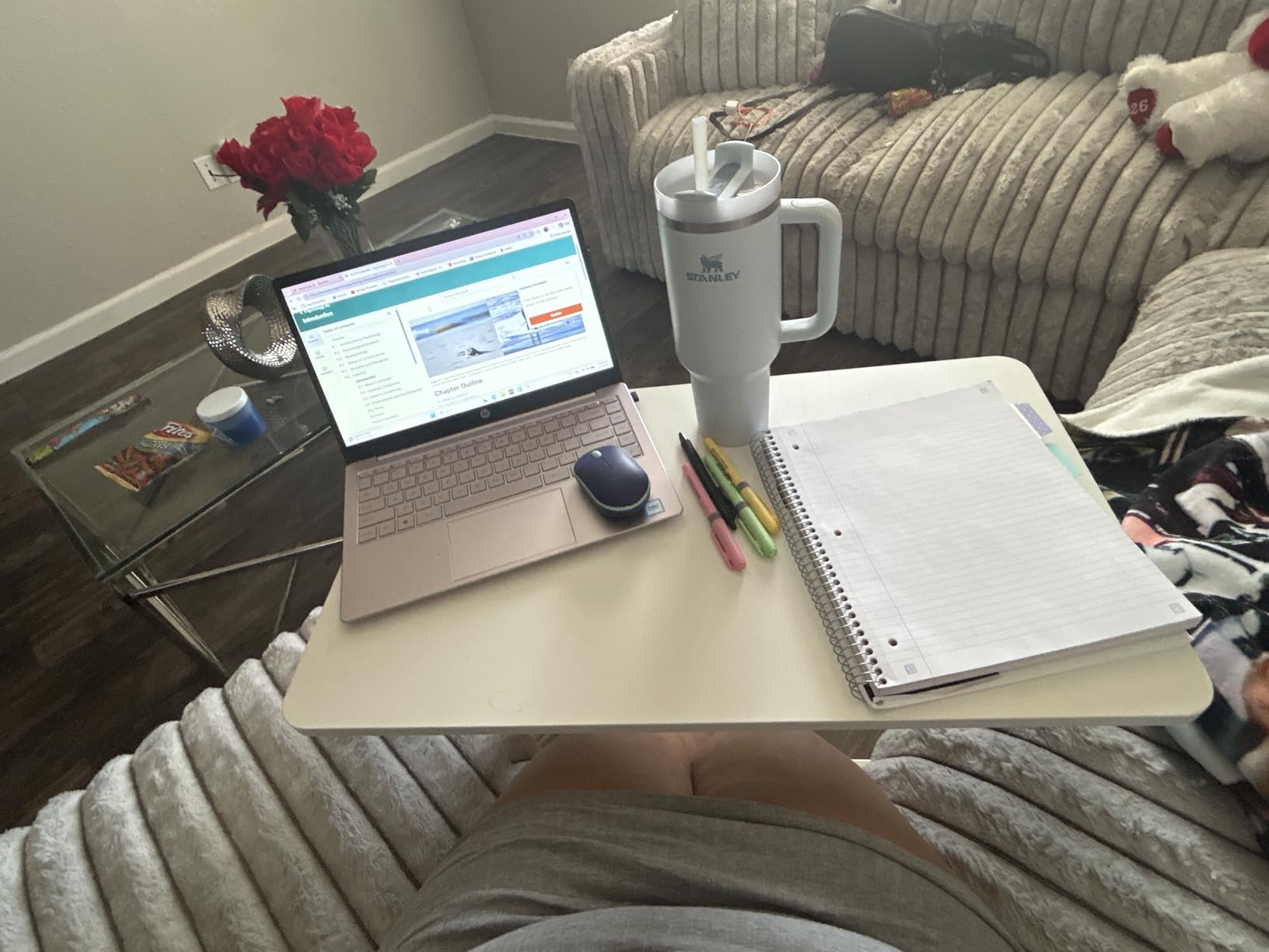 Sweetcrispy Overbed Table, Adjustable Rolling Desk, Mobile Standing Desk customer photo 2