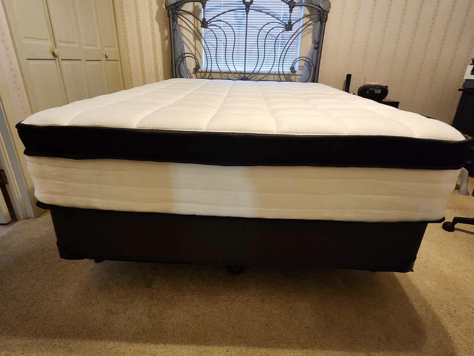 LETMOON 14inch Queen Mattress Hybrid Spring, Medium customer photo 1