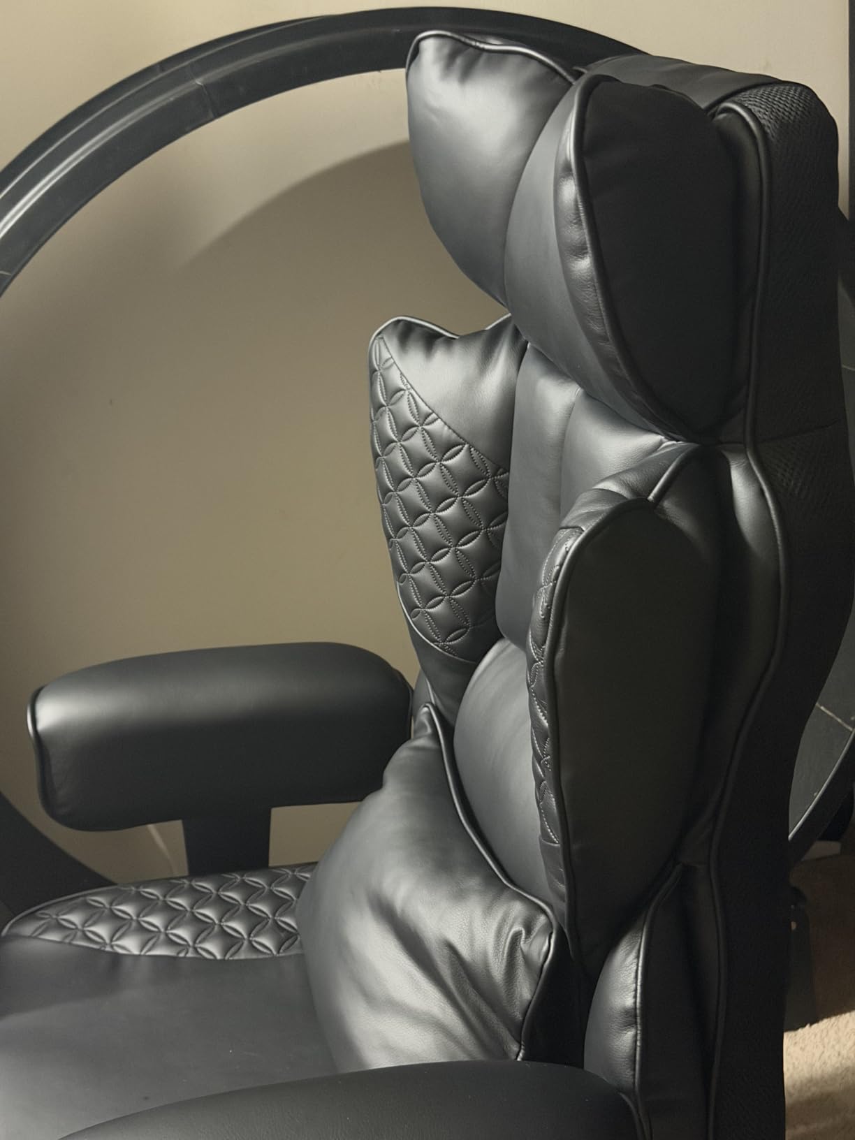 GTPLAYER Big and Tall Gaming Chair 400lbs Heavy Duty Office Chair with Footrest, High Back Pocket Spring Lumbar Support, Ergonomic Wide Comfy Seated Cushion for Lower Back Pain Relief, Carbon-Black customer photo 1
