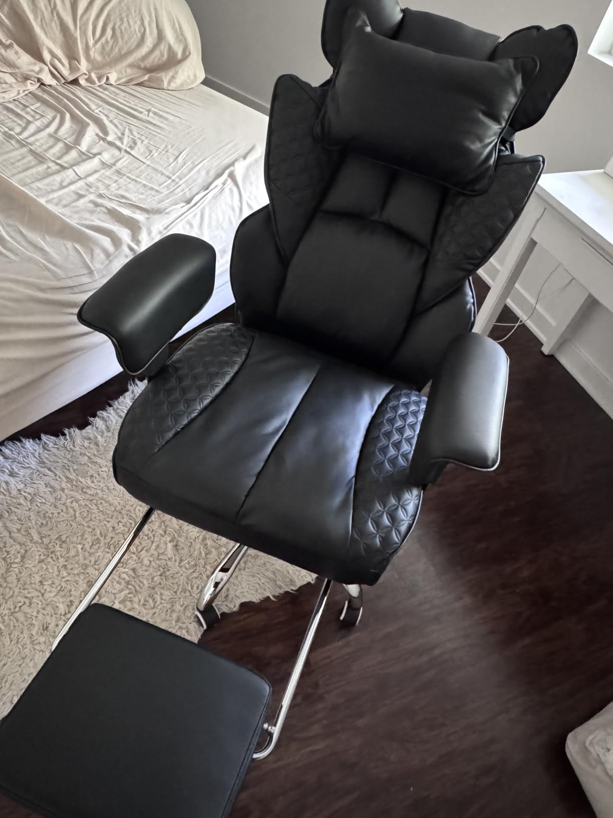 GTPLAYER Big and Tall Gaming Chair 400lbs Heavy Duty Office Chair with Footrest, High Back Pocket Spring Lumbar Support, Ergonomic Wide Comfy Seated Cushion for Lower Back Pain Relief, Carbon-Black customer photo 2