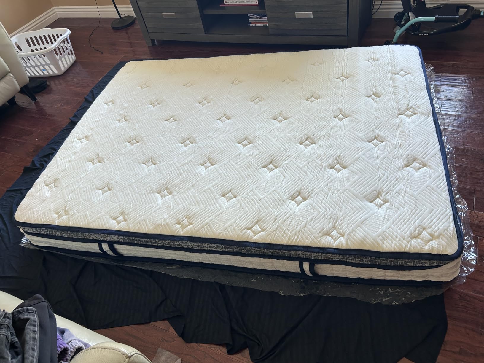 King Mattress, 12 Inch Hybrid with Memory Foam, Cooling Gel, Medium Firm customer photo 2