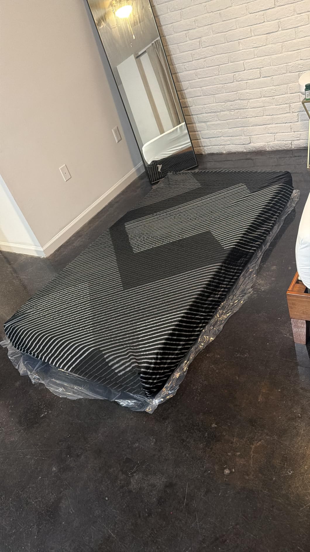 6V-Sermmoo California King Mattress 8 Inch, Memory Foam Cal King Mattress with Breathable Washable Removable Cover, Cooling Gel Bed in a Box, Made in USA, CertiPUR-US Certified customer photo 2