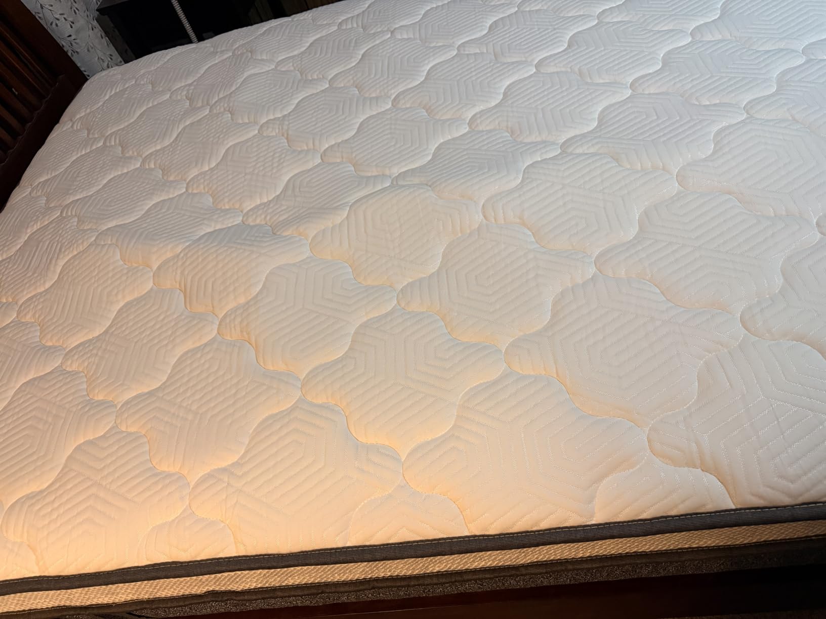 PUBPLON Queen Mattress 14 Inch Hybrid Queen Size-Gel Memory Foam Mattress in a Box, Individually Wrapped Pocket Spring, Pressure Relief Edge Support, Medium Firm customer photo 1