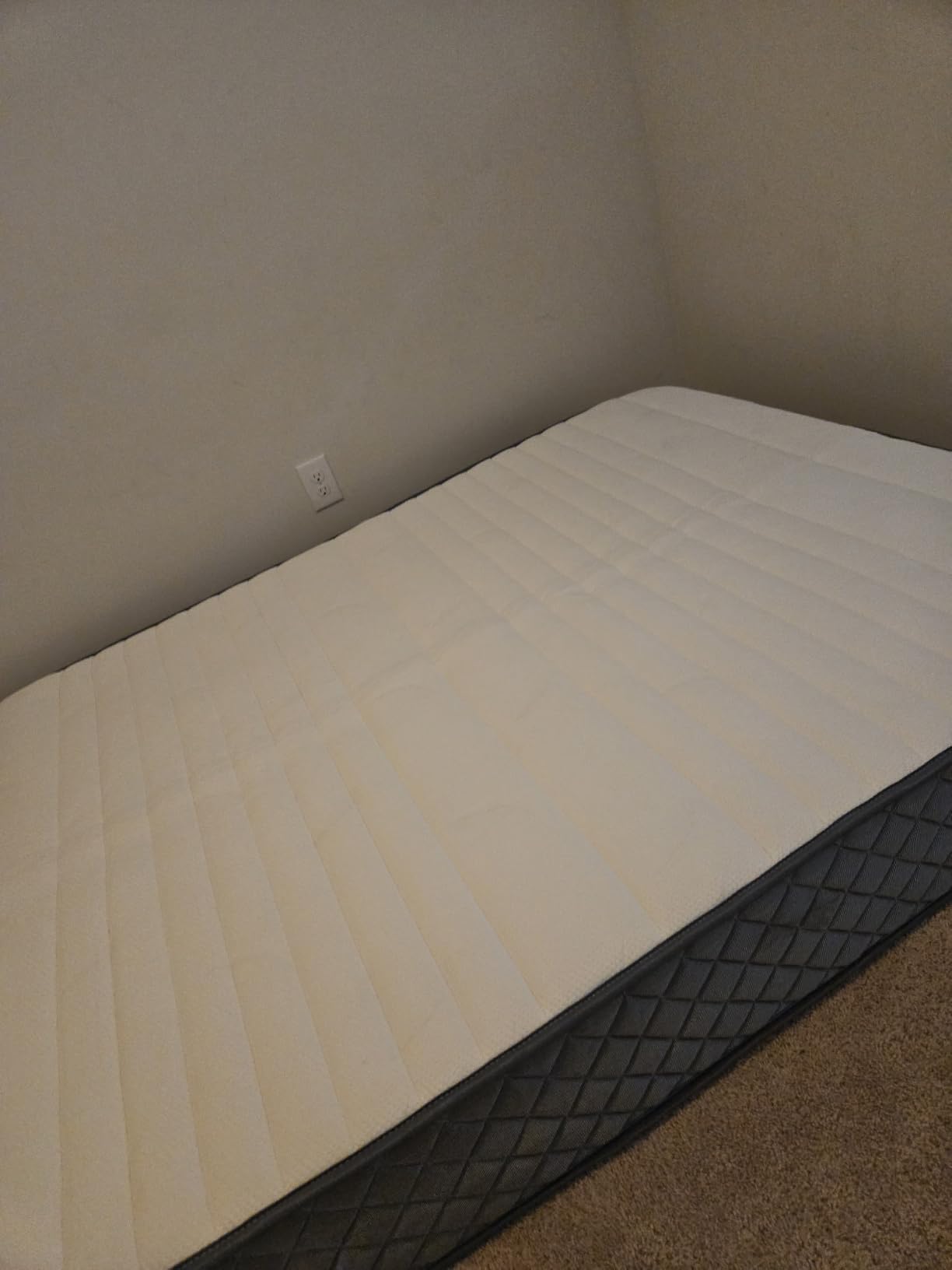 Mattress Queen Size, 12 Inch Queen Mattress in a Box, Medium Firm 7-Zone Memory Foam & Pocket Spring, Hybrid Mattresses for Pressure Relief & Motion Isolation, CertiPUR-US Certified, 80