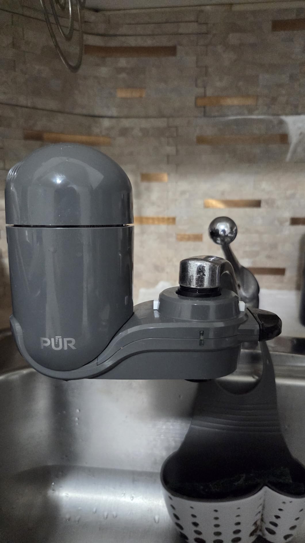 PUR Plus Vertical Faucet Mount Water Filtration System, Lead-Reducing Filter, Great-Tasting, Easy Install, Lasts 100 Gallons, Faucet Water Filter, Compatible with Sinks with External Aerators, Chrome customer photo 1