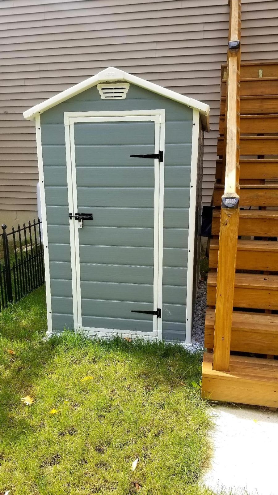 Keter Manor 4x6 Resin Outdoor Storage Shed Kit-Perfect to Store Patio Furniture, Garden Tools Bike Accessories, Beach Chairs and Lawn Mower, Grey & White customer photo 1