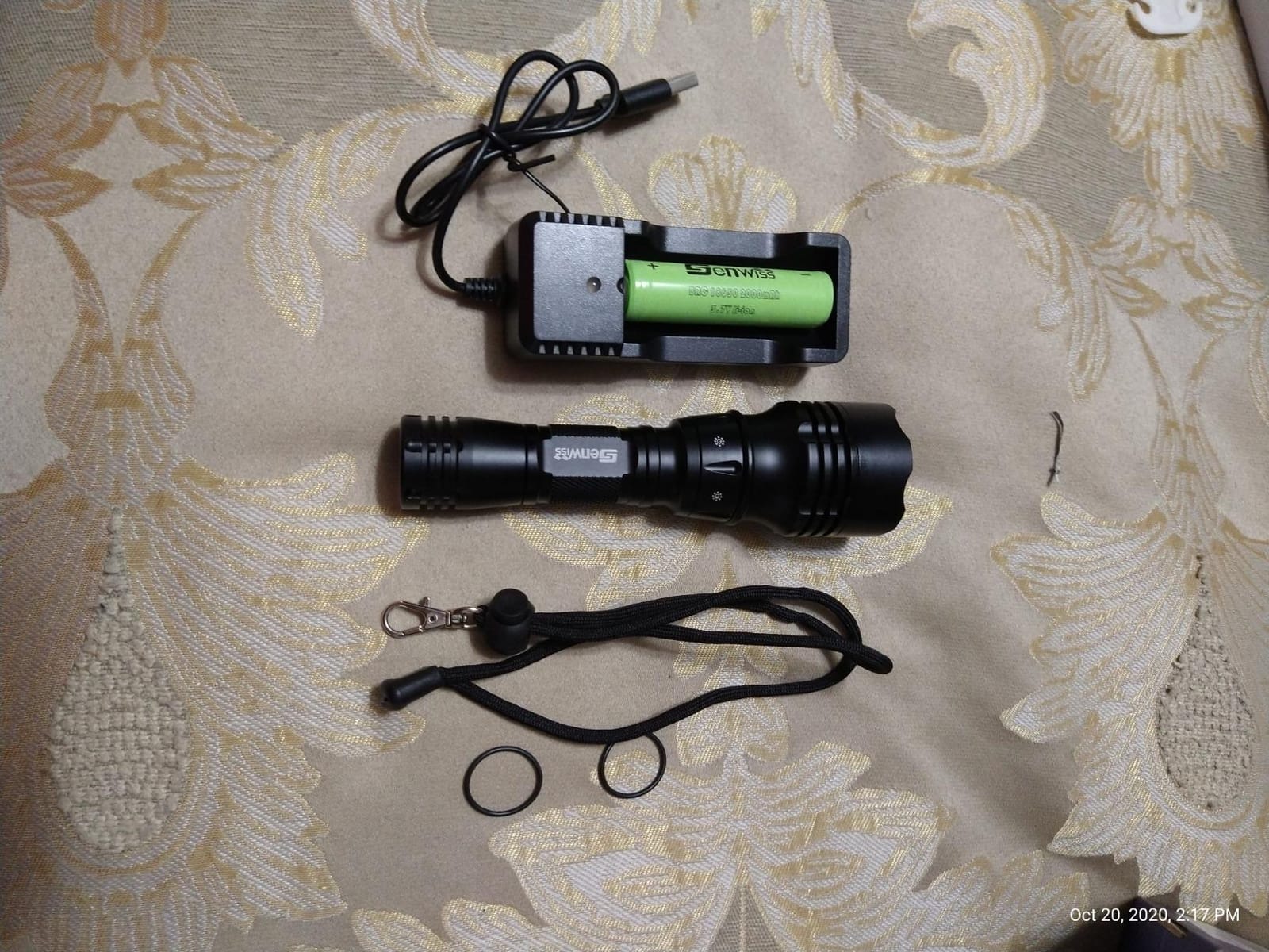 Scuba Diving Flashlight Dive Torch 2000 Lumen Waterproof Underwater XM-L2 LED Submarine Lights Holder with Charger for Under Water Deep Sea Cave at Night customer photo 1