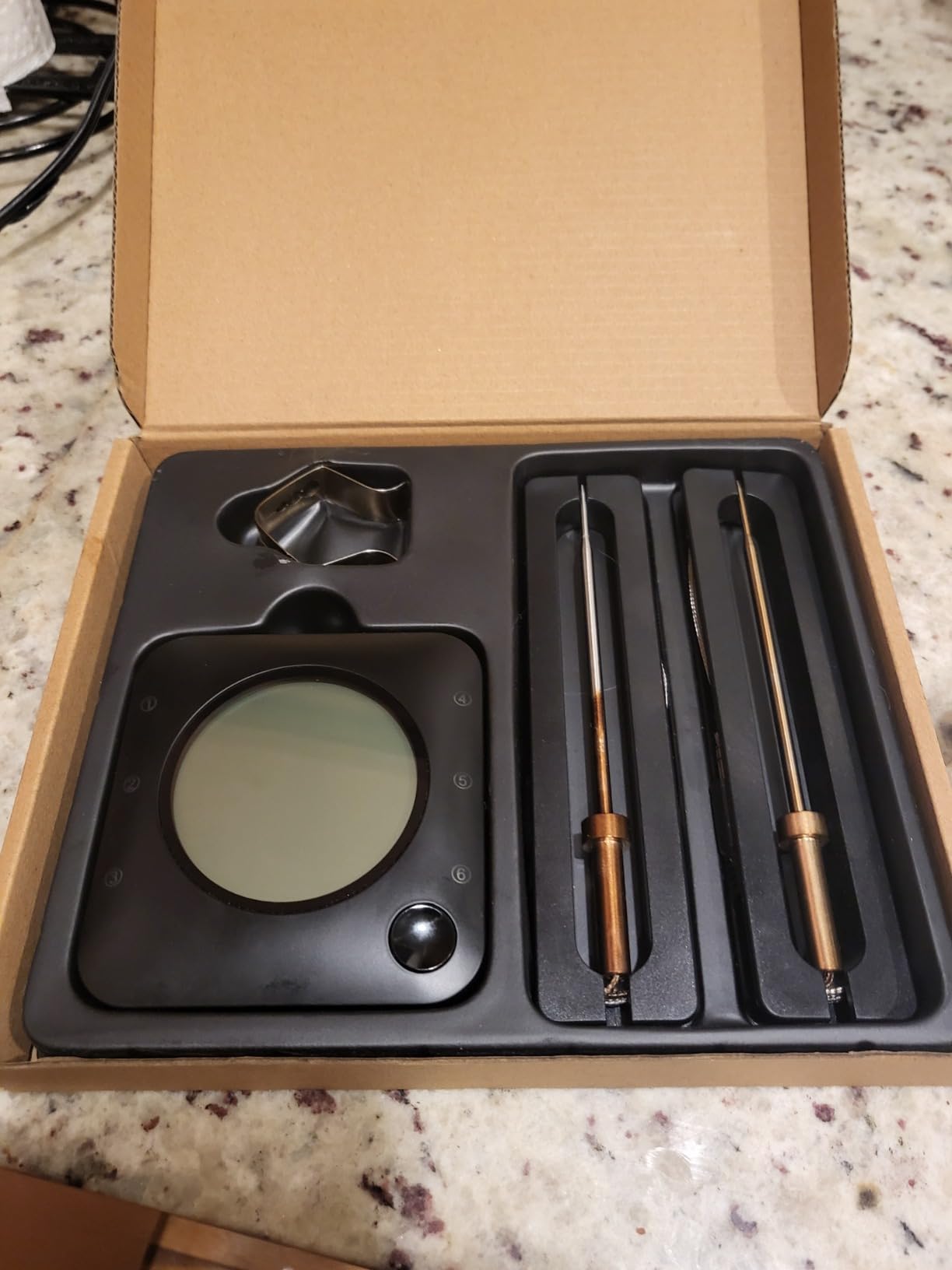 BFOUR Bluetooth Meat Thermometer Wireless Meat Thermometer, Wireless Digital Grill Thermometer with 6 Temperature Probes, Large LCD Display, Bluetooth Thermometer for Grill, Smoker, Oven and BBQ customer photo 2