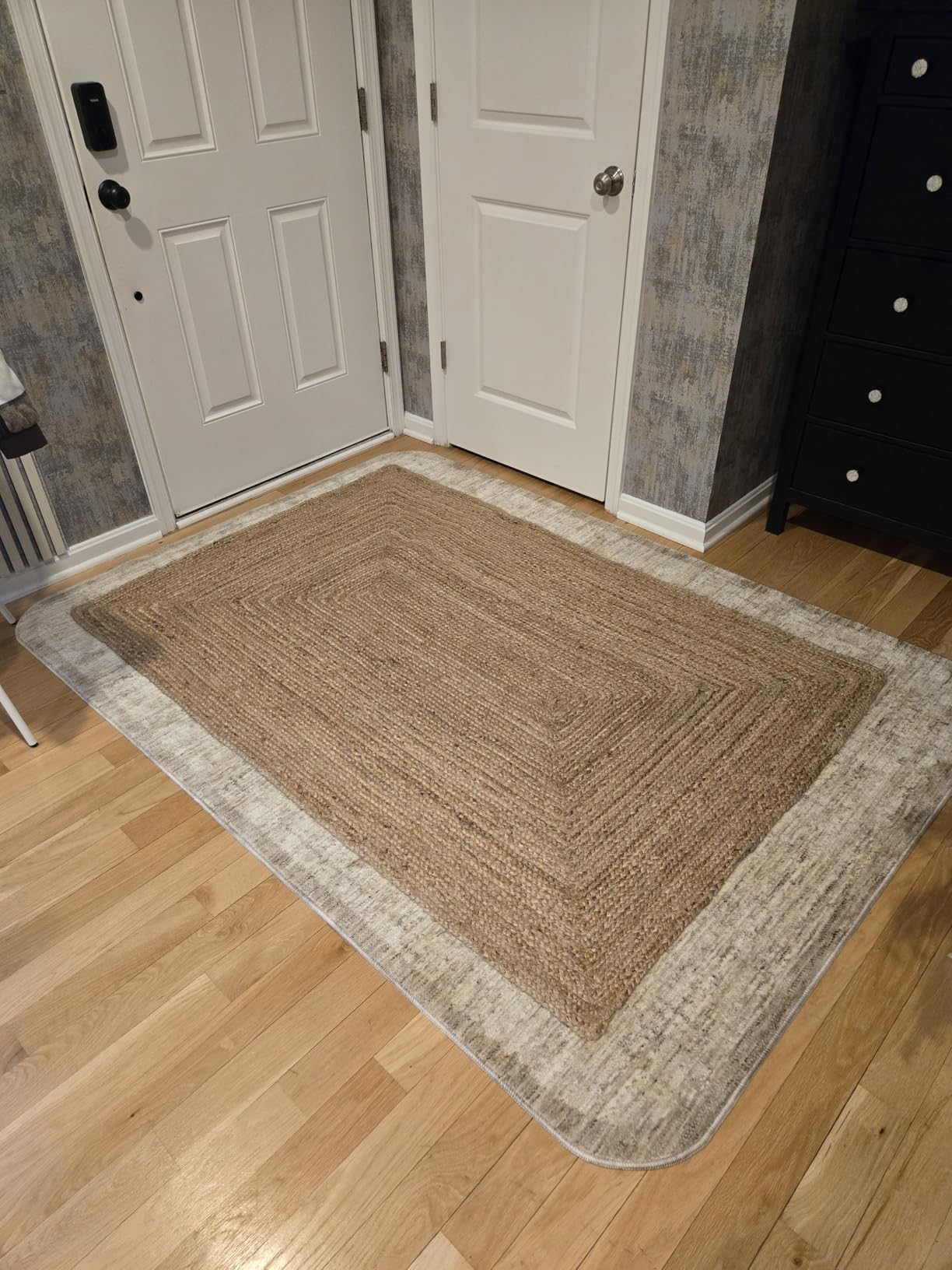 FRELISH DECOR Handwoven Jute Area Rug - 6 feet Round - Natural Yarn - Rustic Vintage Beige Braided Reversible Rug - Eco Friendly Rugs for Bedroom - Kitchen - Living Room - Farmhouse (6' Round) customer photo 1