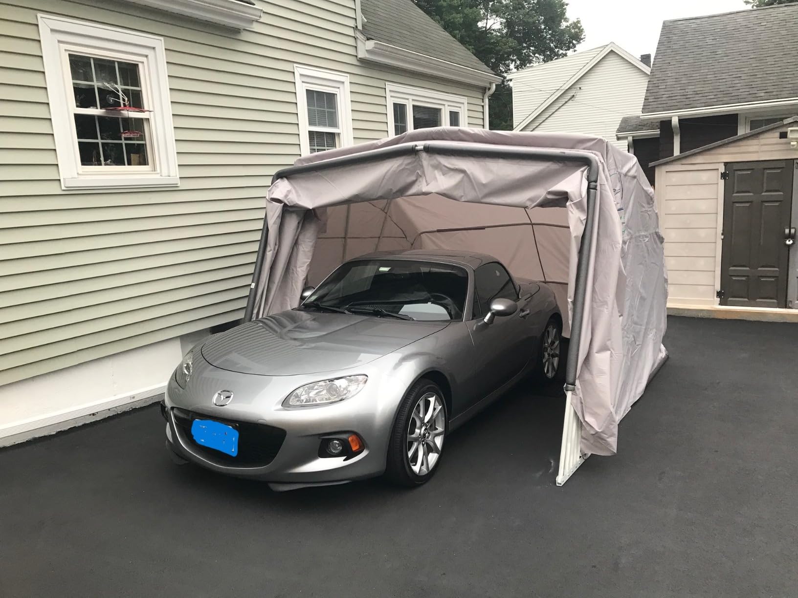 Ikuby Retractable Carport – Foldable Lockable Car Shelter, Heavy Duty All Weather Portable Garage for Cars and SUVs customer photo 1