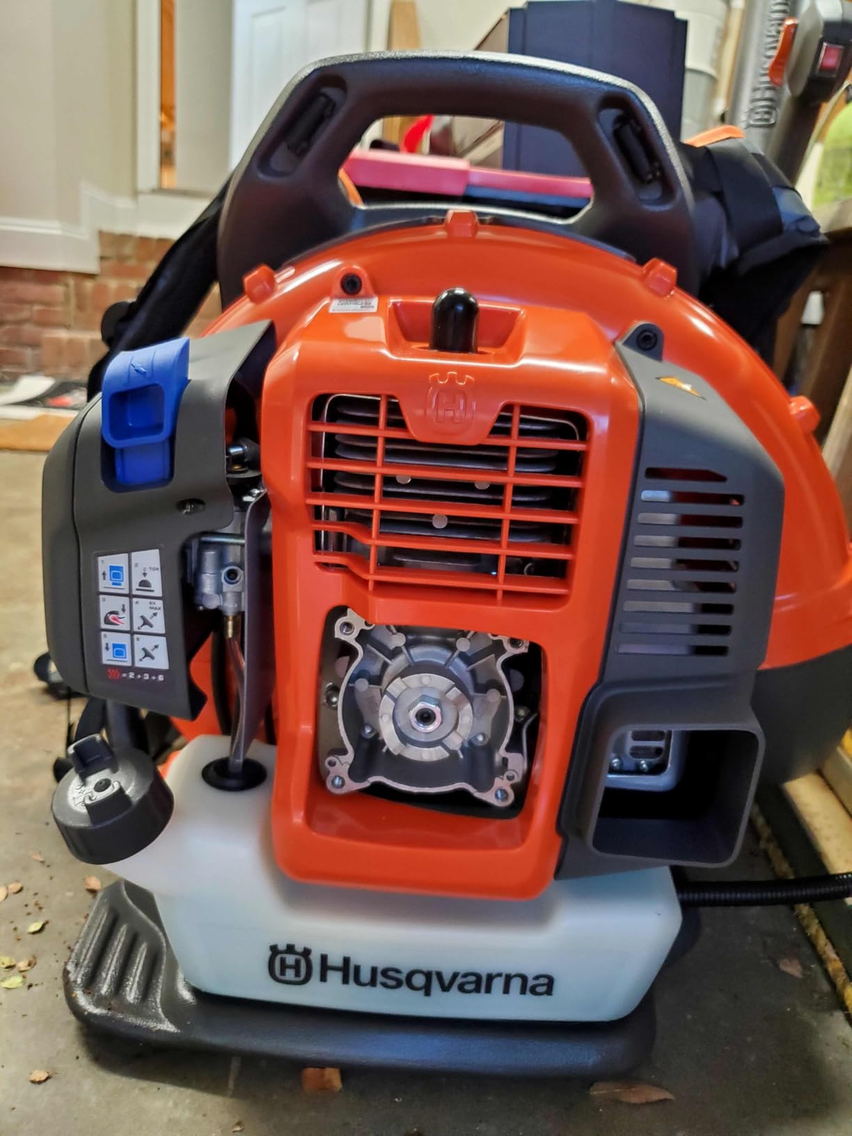 Husqvarna 150BT Gas Backpack Leaf Blower, 51-cc 2.16-HP 2-Cycle customer photo 2