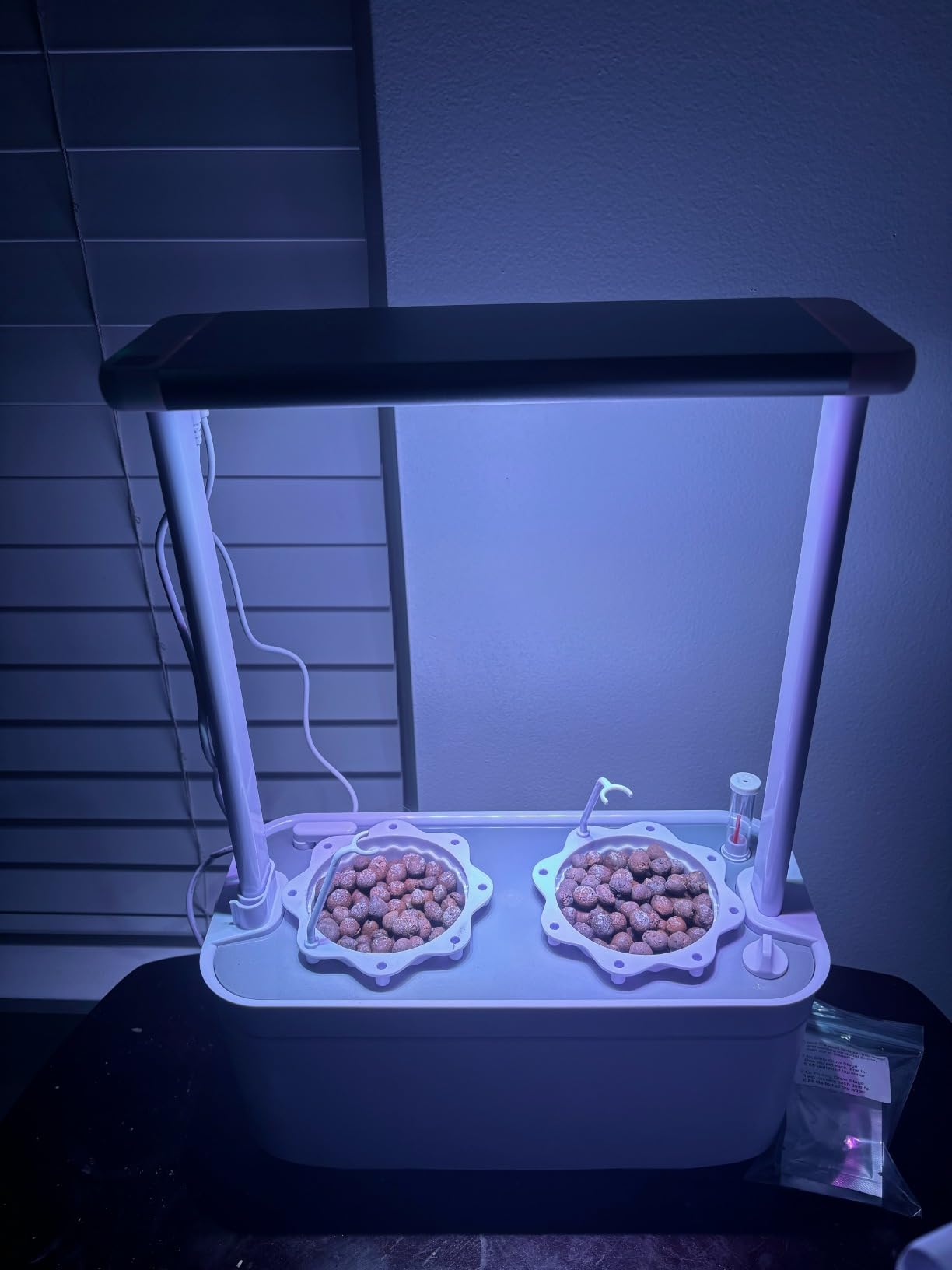Tall Hydroponics Growing System kit with Height Adjustable Light & Trellis customer photo 2