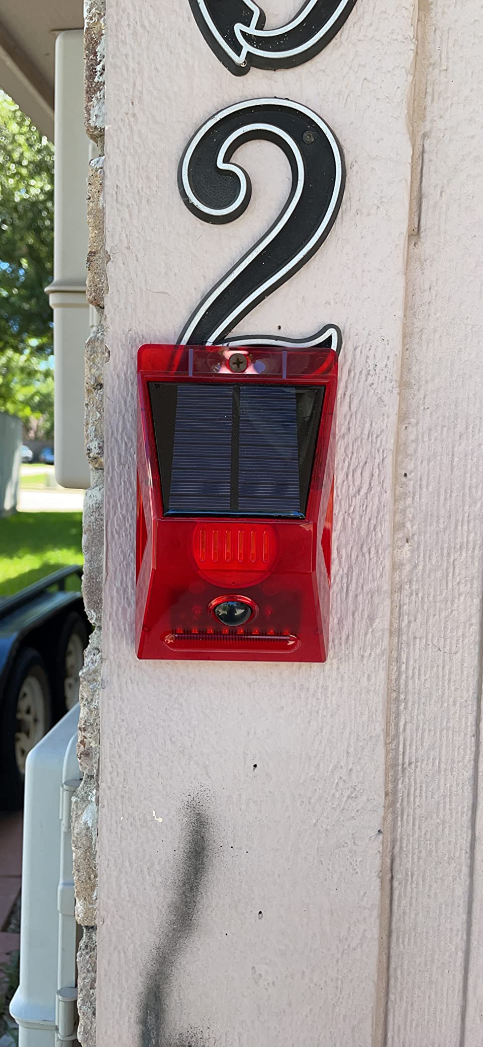 ChunHee Solar Alarm Strobe Light with Remote Control Motion Sensor Detector Outdoor Alarm 129db Sound Security Siren IP65 Waterproof Protected for Villa, Chicken coop, Barn, Farm, Yard customer photo 1