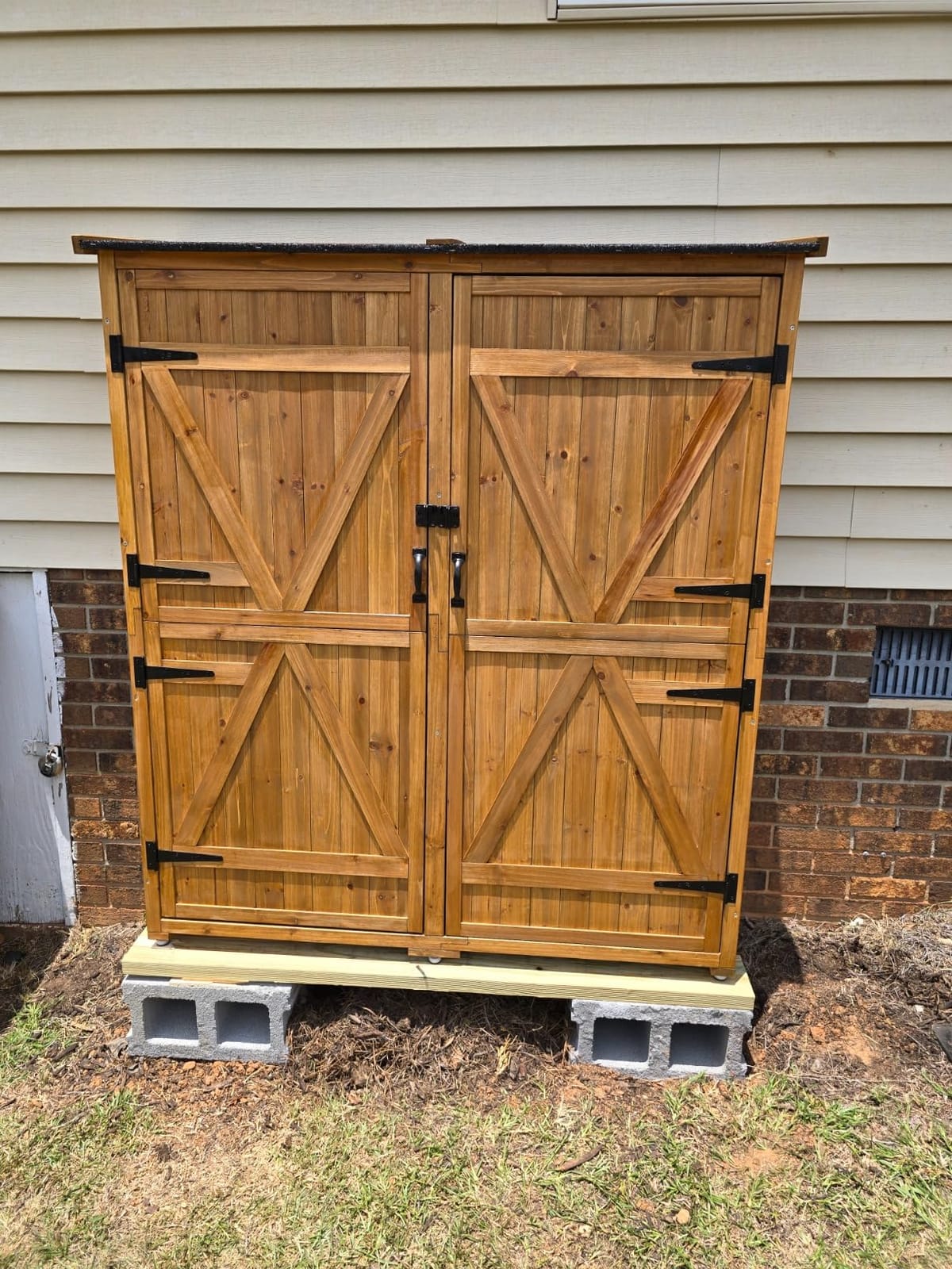 Gizoon Outdoor Storage Cabinet with 3 Shelves, Double Lockable Wooden Shed customer photo 2