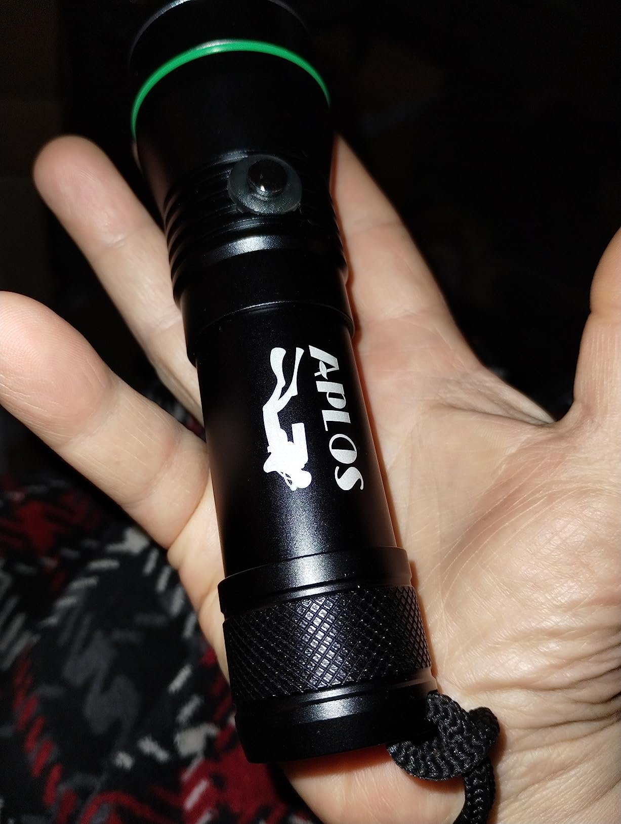 APLOS AP30 3000lm Diving Flashlight with 3 Modes, Power Indicator, IPX8 Waterproof Professional Dive Light customer photo 1