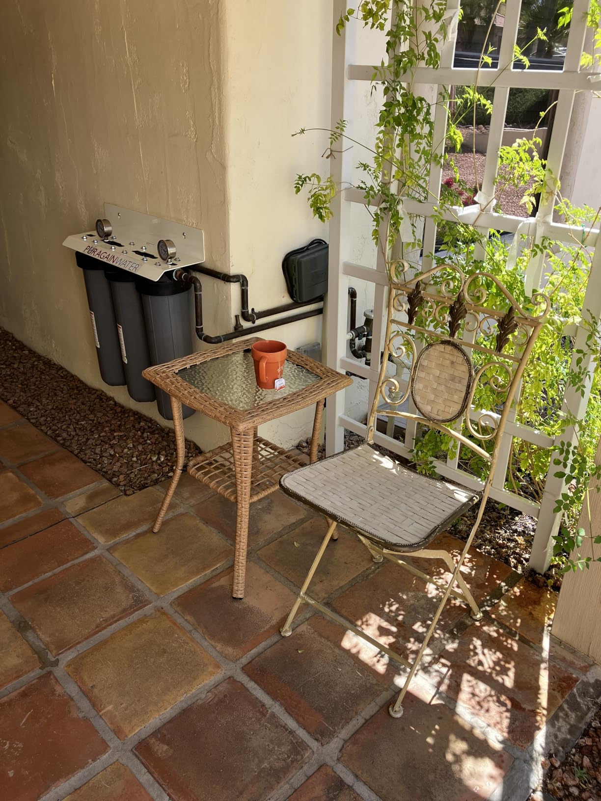 VINGLI Outdoor Side Table with Storage Wicker Patio Side Table, Tempered Glass Top End Table for Balcony Porch Deck (Brown) customer photo 1