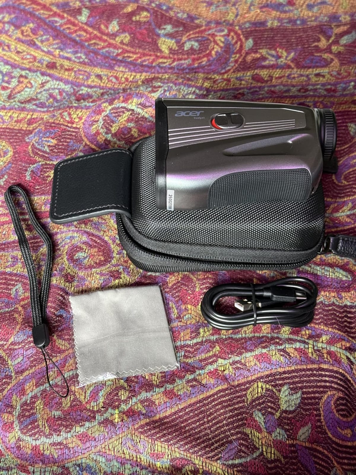 Acer Pro Golf Rangefinder with Slope Switch, Pin Lock Vibration, 1200 Yards customer photo 2