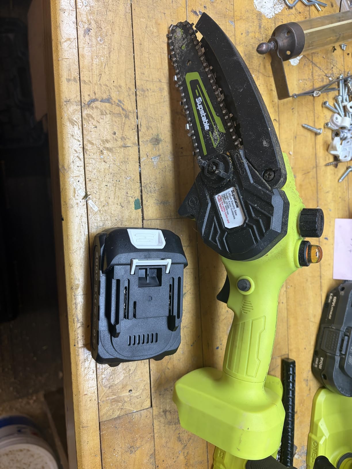 Electric Pole Saw, 6-Inch Cordless Mini Chainsaw with Extension Pole, Extendable to 16 ft, 2x4.0Ah Batteries, Tool-Free Chain Tensiong, Electric Pole Chainsaw for Tree Trimming & Thick Branch Cutting customer photo 1
